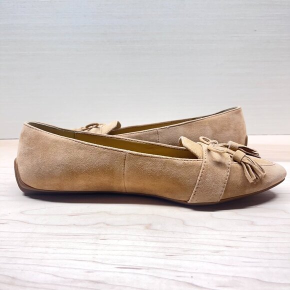 Talbots Tan Suede Leather Pointed Toe Loafer Flats with Tasseled Bows Size 6.5M - Picture 7 of 10